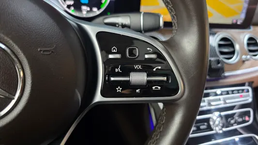 Mercedes-Benz E-Class W213 E300e 2019 27