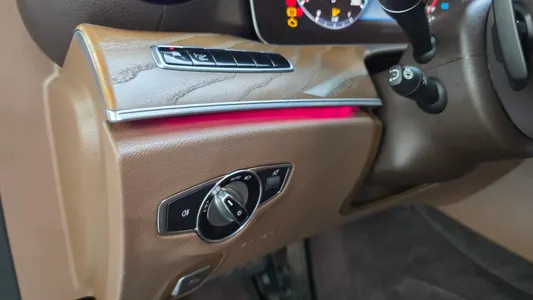 Mercedes-Benz E-Class W213 E300e 2019 30