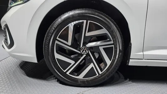 Volkswagen 7 1.5 TSI 2023 5