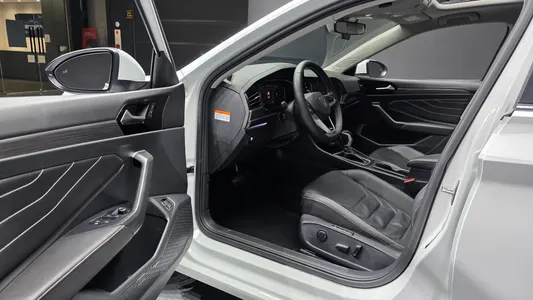Volkswagen 7 1.5 TSI 2023 10