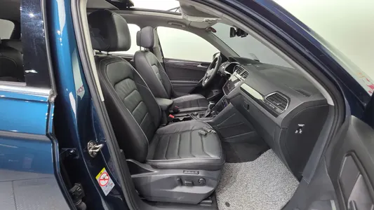 Volkswagen 2 2.0 TDI 4 2023 26