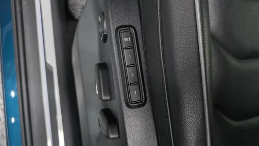 Volkswagen 2 2.0 TDI 4 2023 32