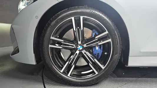 BMW 3 Series (G20) 320i M 2026 4