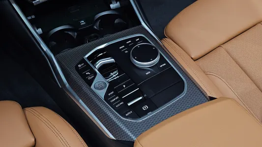 BMW 3 Series (G20) 320i M 2026 8