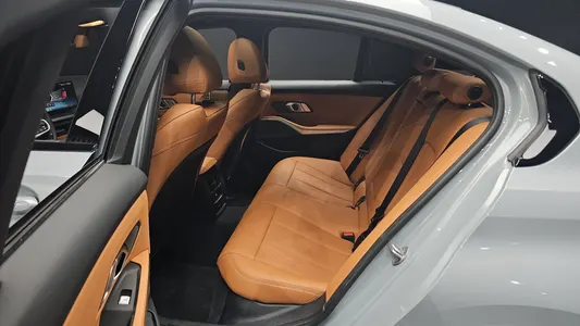 BMW 3 Series (G20) 320i M 2026 11