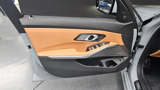 BMW 3 Series (G20) 320i M 2026 24
