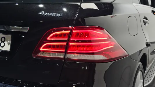 Mercedes-Benz GLE-Class W166 GLE350 d 4MATIC 2018 23