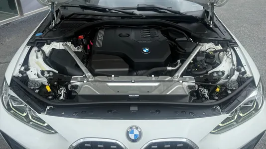 BMW 4 Series (G22) 420i M 2022 6
