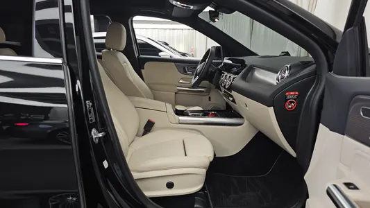Mercedes-Benz GLA-Class H247 GLA220 2021 11