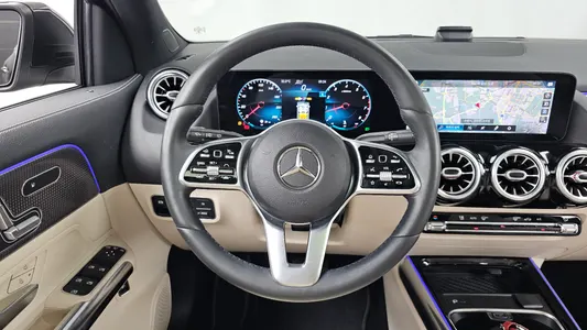 Mercedes-Benz GLA-Class H247 GLA220 2021 13