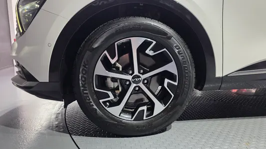Kia 5 2WD 2022 5