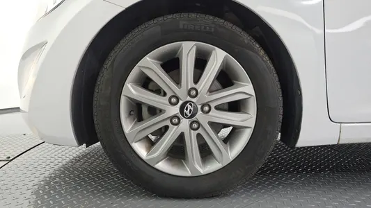 Hyundai 아반떼 1.6 GDi 2013 5