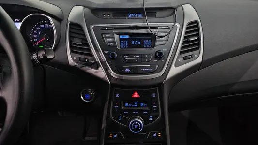 Hyundai 아반떼 1.6 GDi 2013 14