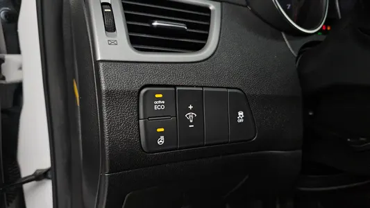 Hyundai 아반떼 1.6 GDi 2013 17