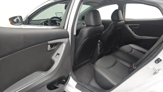 Hyundai 아반떼 1.6 GDi 2013 27