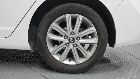 Hyundai 아반떼 1.6 GDi 2013 22