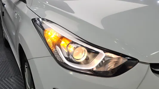 Hyundai 아반떼 1.6 GDi 2013 23