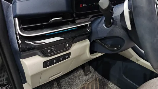 Kia 4 HEV 7 2024 43