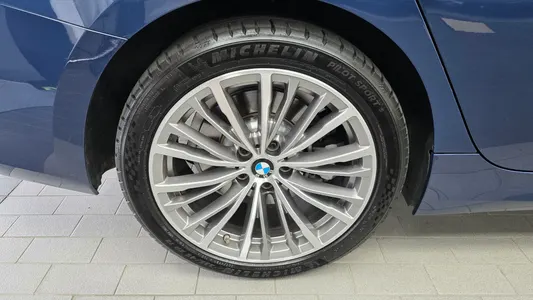 BMW 3 Series (G20) 330e 2021 5