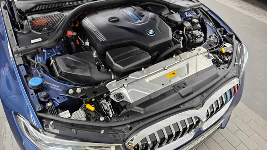 BMW 3 Series (G20) 330e 2021 6