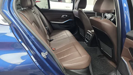 BMW 3 Series (G20) 330e 2021 11