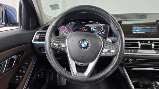 BMW 3 Series (G20) 330e 2021 12