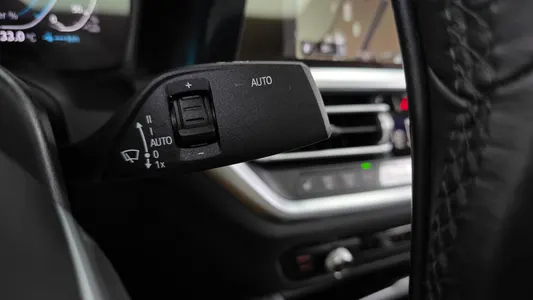 BMW 3 Series (G20) 330e 2021 29
