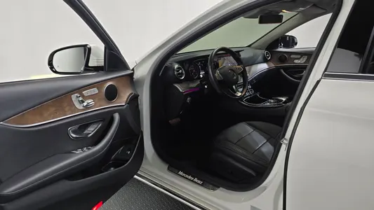 Mercedes-Benz E-Class W213 E300 4MATIC 2018 10