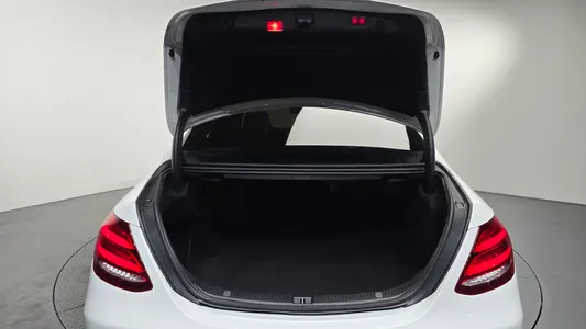Mercedes-Benz E-Class W213 E300 4MATIC 2018 17