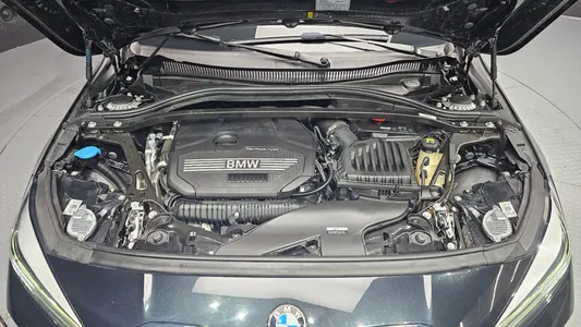 BMW 1 Series (F40) 120i 2022 6