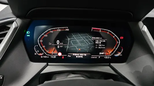 BMW 1 Series (F40) 120i 2022 8