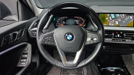 BMW 1 Series (F40) 120i 2022 13