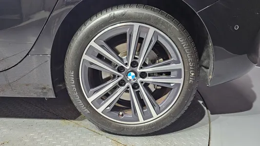 BMW 1 Series (F40) 120i 2022 21