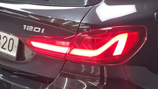 BMW 1 Series (F40) 120i 2022 23