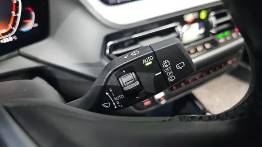 BMW 1 Series (F40) 120i 2022 27