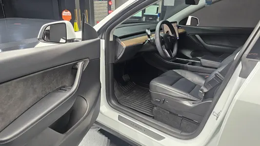 Tesla Y AWD 2022 10
