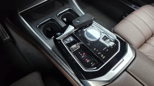 BMW 7 Series (G70) 740i sDrive M 2023 9