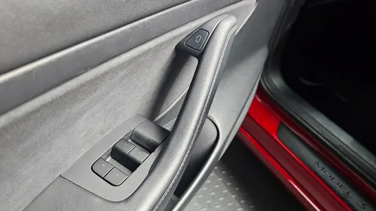 Tesla 3 RWD 2021 31