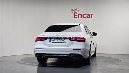 Mercedes-Benz E-Class W213 E250 AMG Line 2022 4