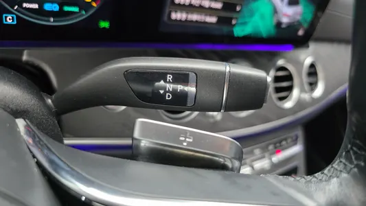 Mercedes-Benz E-Class W213 E350 4MATIC 2022 9