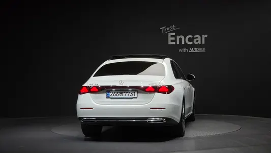 Mercedes-Benz E-Class W214 E220d 4MATIC 2024 4