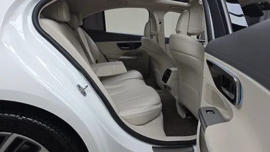 Mercedes-Benz E-Class W214 E220d 4MATIC 2024 11