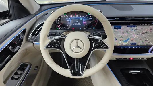 Mercedes-Benz E-Class W214 E220d 4MATIC 2024 14