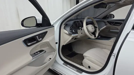 Mercedes-Benz E-Class W214 E220d 4MATIC 2024 10