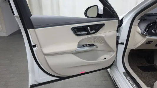 Mercedes-Benz E-Class W214 E220d 4MATIC 2024 25