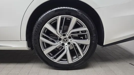 Mercedes-Benz E-Class W214 E220d 4MATIC 2024 22