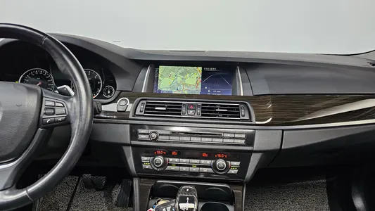 BMW 5 Series (F10) 528i xDrive 2014 14