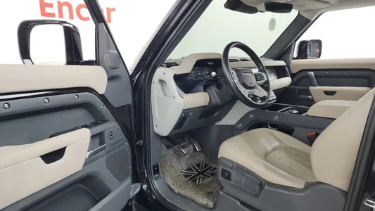 Land Rover (L663) 90 D250 S 2022 10