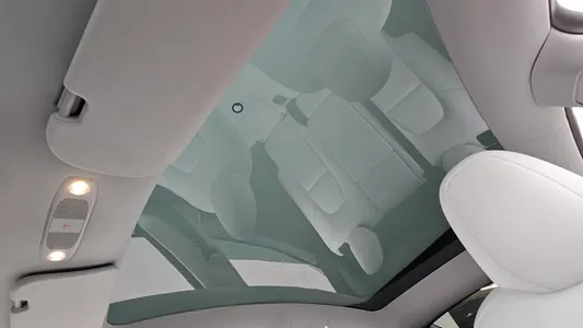 Tesla Y AWD 2024 19
