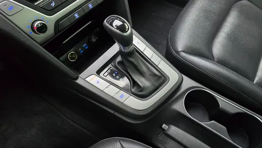 Hyundai AD 1.6 GDI 2018 9